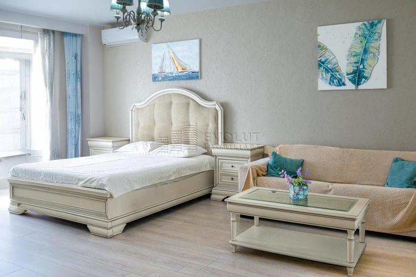 Apartament cu 3 camere decomandat, mobilat în Central