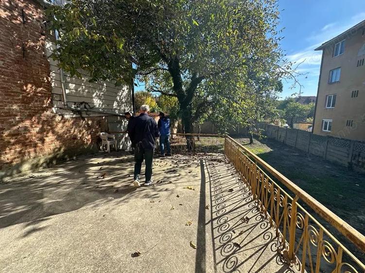 Casă cu 6 camere cu Teren 300 Mp în Bălcescu