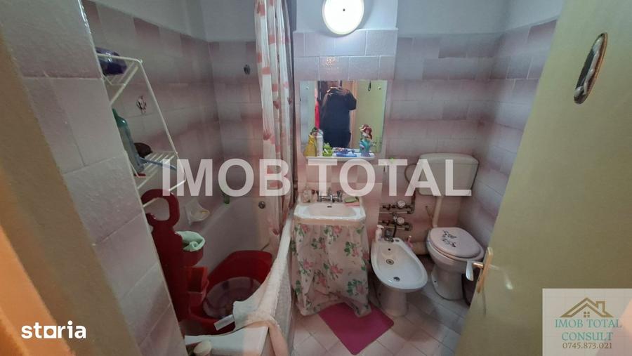 Apartament cu 2 camere decomandat în Central