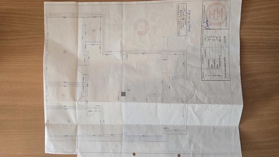 Apartament cu 3 camere decomandat în Dorobanți