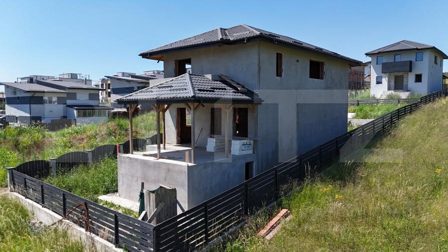 Casă individuală cu 4 camere cu Teren 400 Mp în Rediu