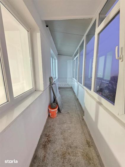 Apartament cu 3 camere semidecomandat în Vatra Luminoasă
