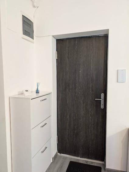 Apartament cu 2 camere semidecomandat, mobilat în Giroc