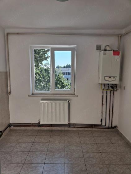 Apartament cu 2 camere decomandat în Cornișa