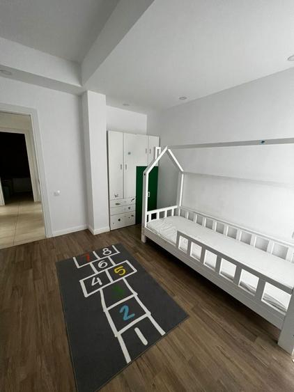 Apartament cu 3 camere decomandat în Pipera