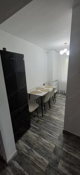 Inchiriez apartament . - 3