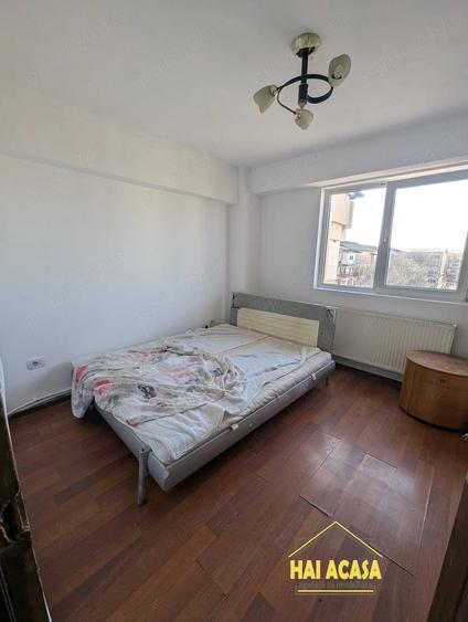 Apartament cu 3 camere nedecomandat în Micro 16