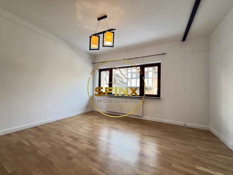 Apartament cu 3 camere decomandat în Primăverii