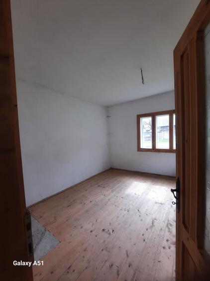 De vanzare casa cu beci la pret avantajos - 1