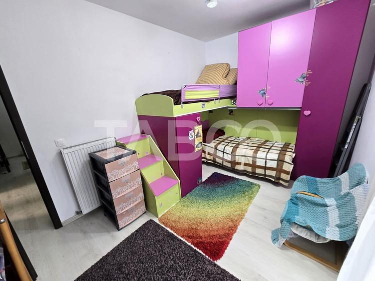 Apartament cu 4 camere decomandat, mobilat în Șelimbăr