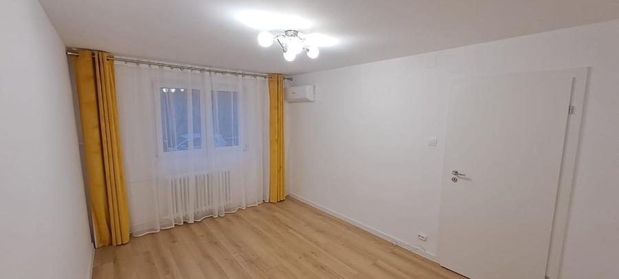 Apartament cu 2 camere decomandat, mobilat în P-ța Victoriei