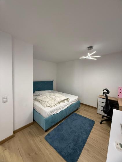 Apartament cu 3 camere semidecomandat în Central