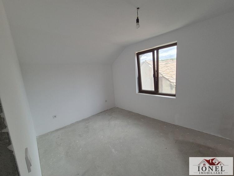 Casă individuală cu 6 camere cu Teren 804 Mp în Ciumbrud