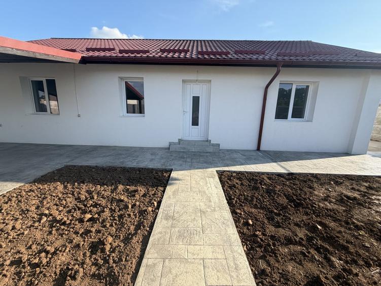 Casă cu 3 camere cu Teren 358 Mp în Joița