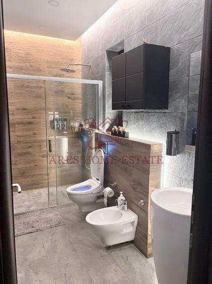 Casă individuală cu 5 camere cu Teren 900 Mp în Dumbrăvița