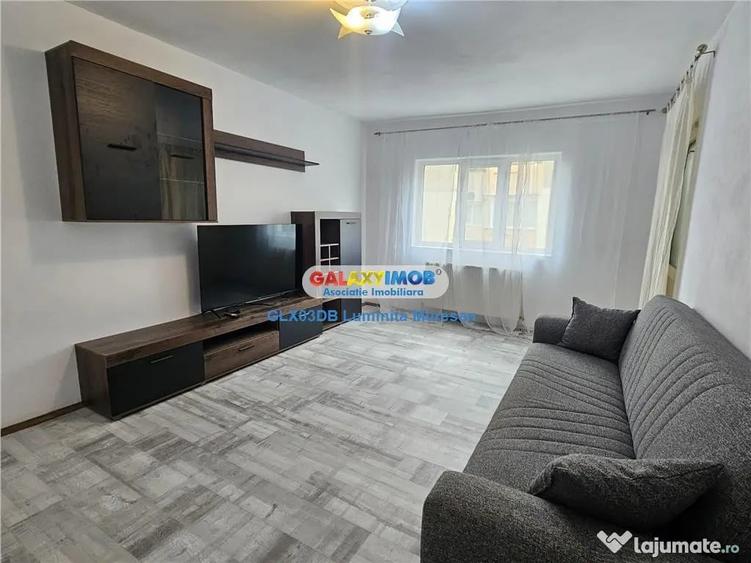 Apartament cu 3 camere decomandat în Micro 12