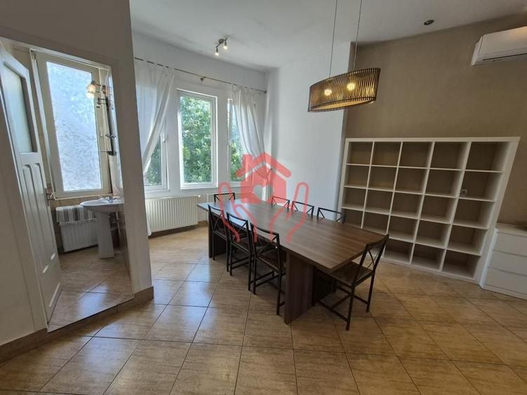 Apartament cu 4 camere semidecomandat, mobilat în P-ța Dorobanți