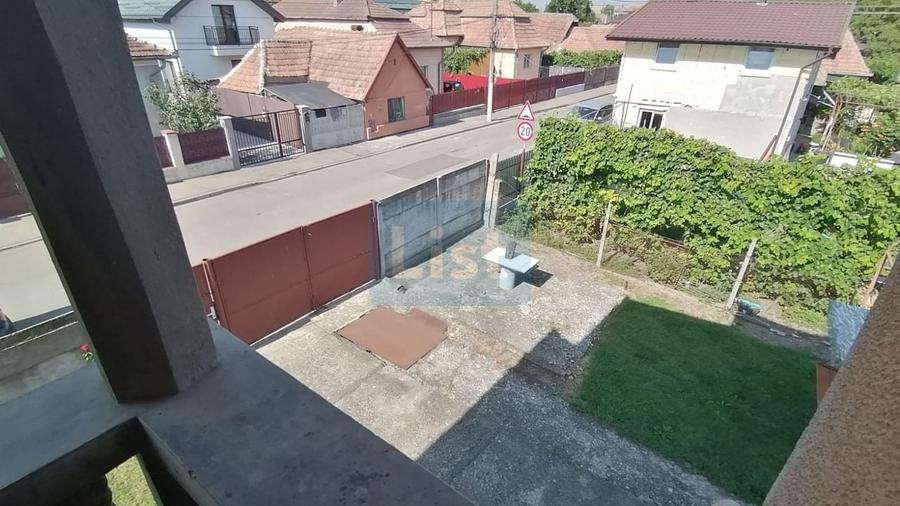 Casă cu 3 camere cu Canalizare în Central