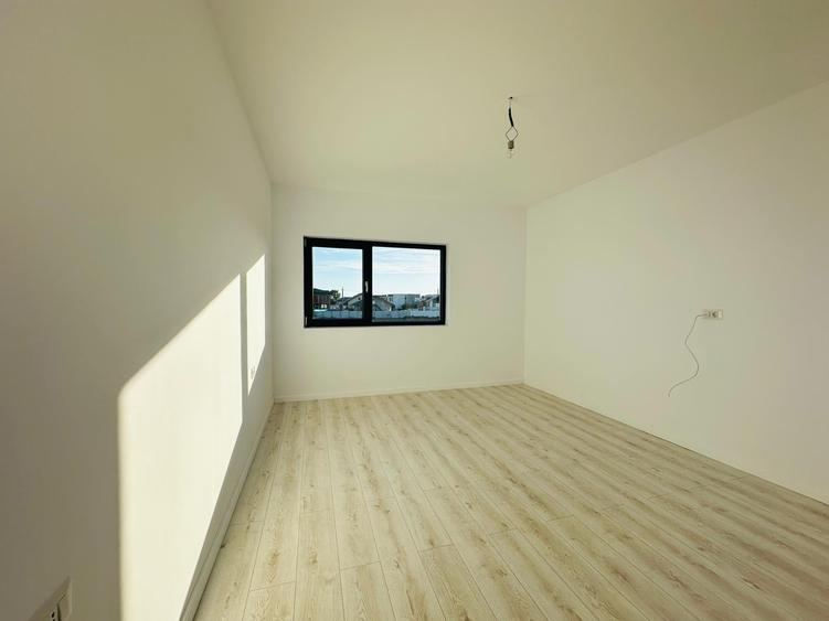 Casă individuală cu 4 camere cu Teren 270 Mp în Berceni