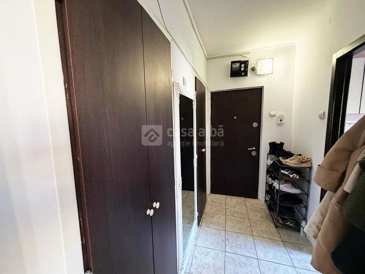 Apartament cu 3 camere decomandat, mobilat în Alexandru cel Bun