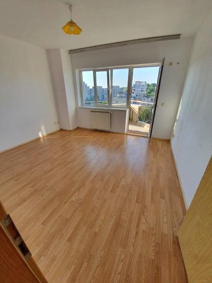 Apartament cu 2 camere decomandat în Canta