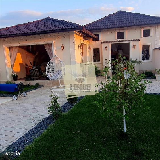 Casa lux 280 mpu 5 camere 5 bai garaj piscina si teren 1200 mp - 1