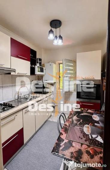 Apartament cu 3 camere semidecomandat în Donici