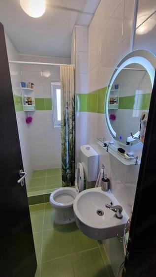 Apartament cu 3 camere decomandat în Turnișor