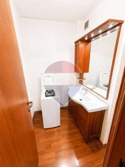 Apartament cu 3 camere decomandat în P-ța Unirii