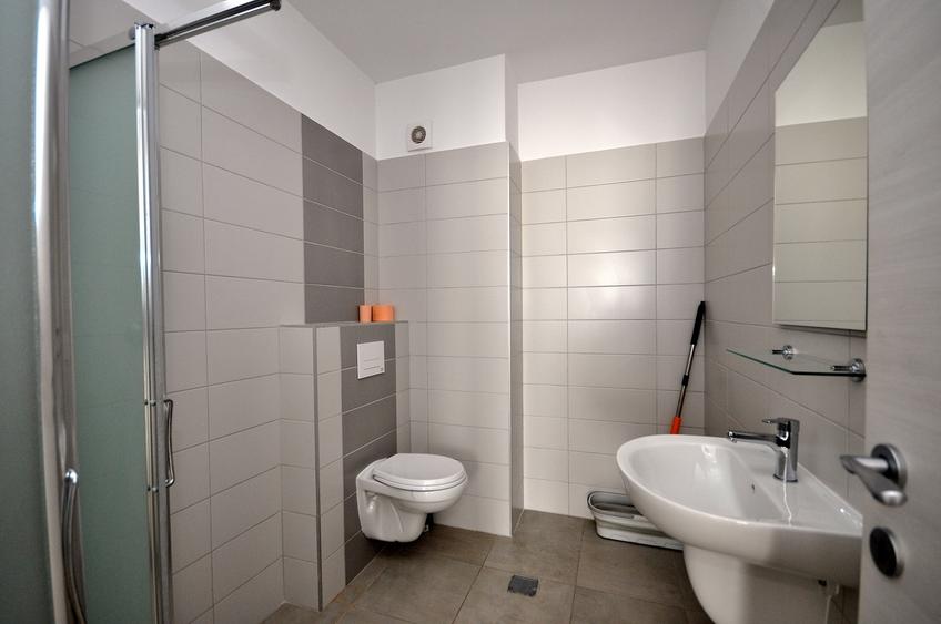 Apartament cu 3 camere decomandat în Prelungirea Ghencea