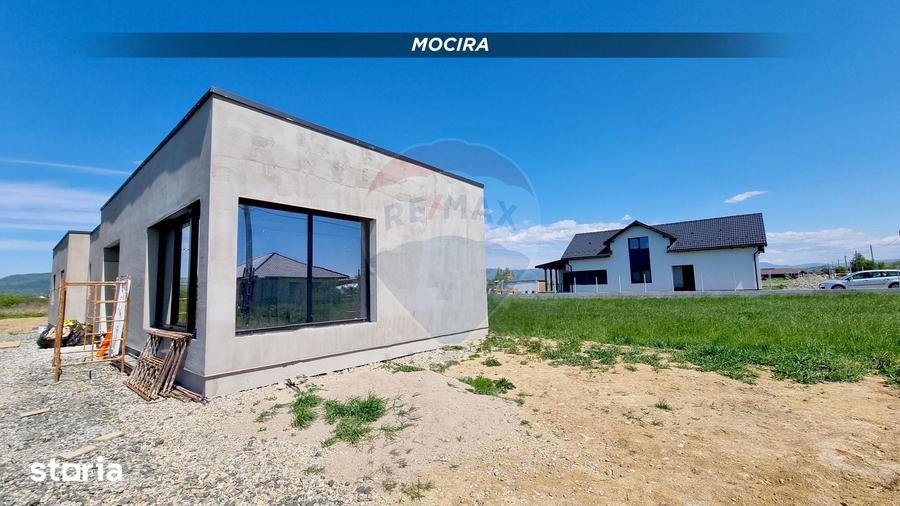 Casă cu 5 camere cu Teren 900 Mp în Recea