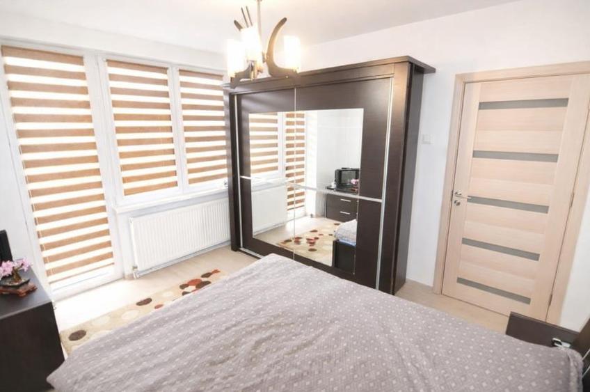 Inchiriere apartament 2 camere  etaj intermediar Tractorul- Goga - 4
