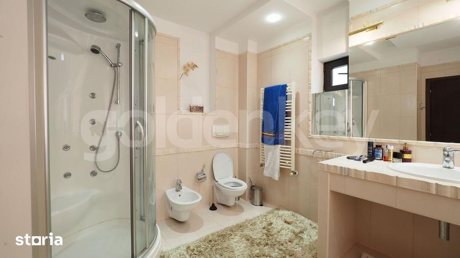 Casă cu 5 camere cu Teren 840 Mp în Central