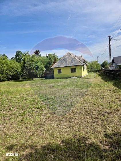 Casă cu 3 camere cu Teren 2097 Mp în Budești