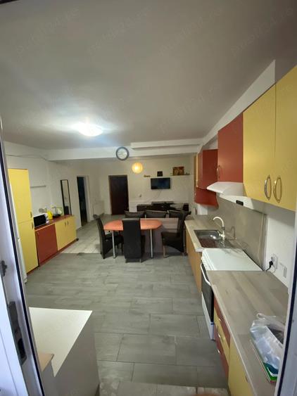 Apartament cu 4 camere decomandat în Central