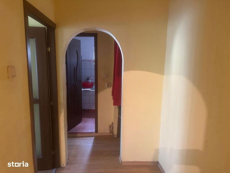 Apartament cu 3 camere decomandat în Dacia