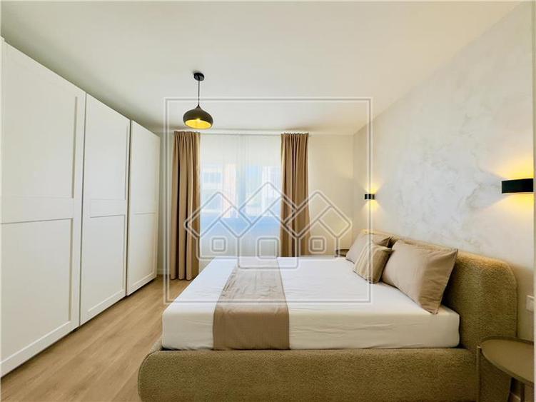 Penthouse cu 5 camere semidecomandat în Exterior Vest