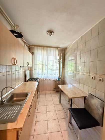 Apartament cu 3 camere decomandat în P-ța Gorjului