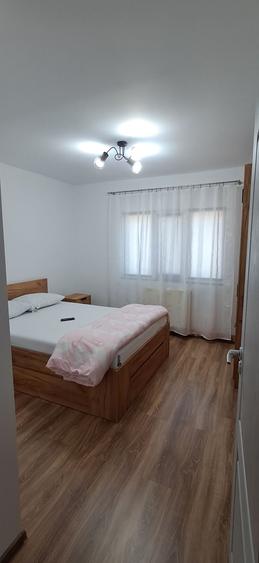 Casă cu 2 camere decomandat în Central
