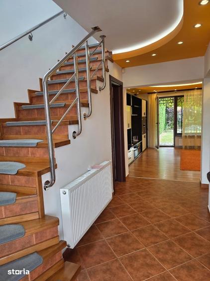 Casă cu 4 camere cu Teren 250 Mp în Bunloc