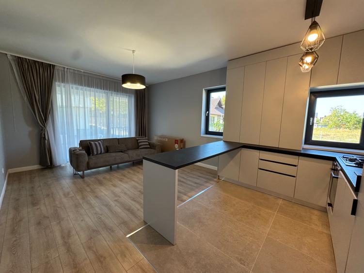 Apartament cu 2 camere decomandat în Străulești