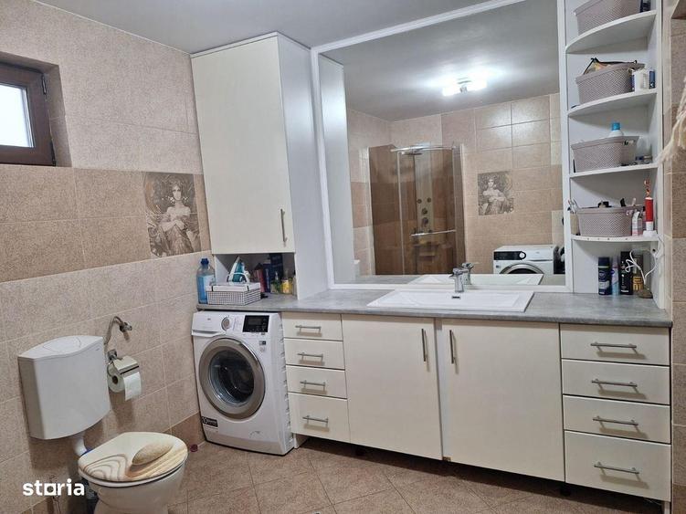 Casă cu 6 camere cu Teren 450 Mp în Suplac
