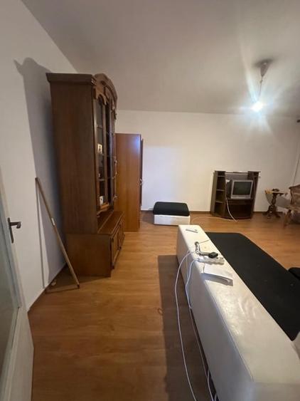 Garsonieră decomandată, mobilată în Nerva Traian