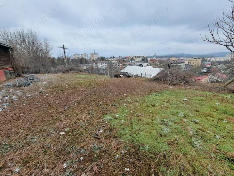 Teren de 1762 mp, în Trivale