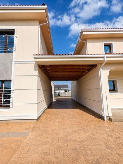Duplex cu 5 camere cu Canalizare în Moșnița Nouă