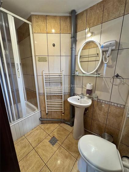 Apartament cu 3 camere decomandat în Horea