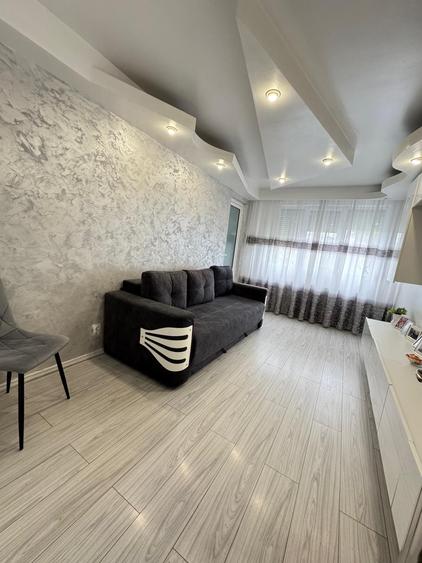 Apartament cu 2 camere decomandat în Exterior Vest