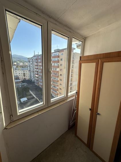 Apartament cu 2 camere decomandat în Tractorul