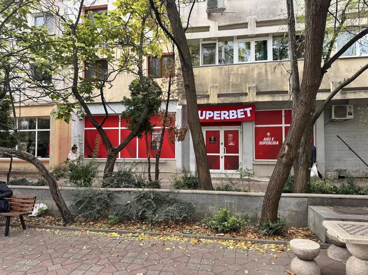 Spațiu comercial, de 140 mp, în Tătărași