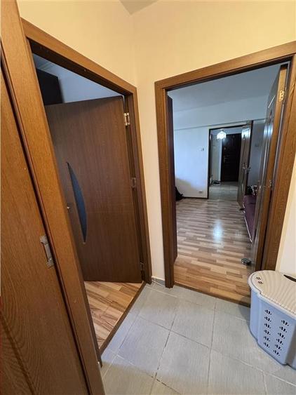 Apartament cu 2 camere semidecomandat în Apărătorii Patriei